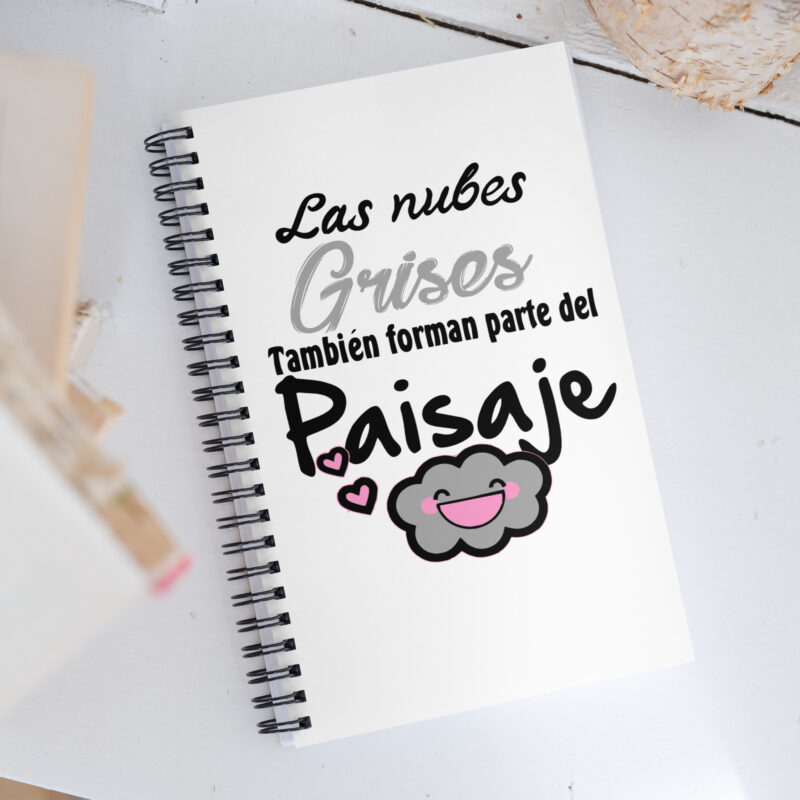 Las nubes grises también forman parte del paisaje - Libreta de notas con espiral "motivadora"