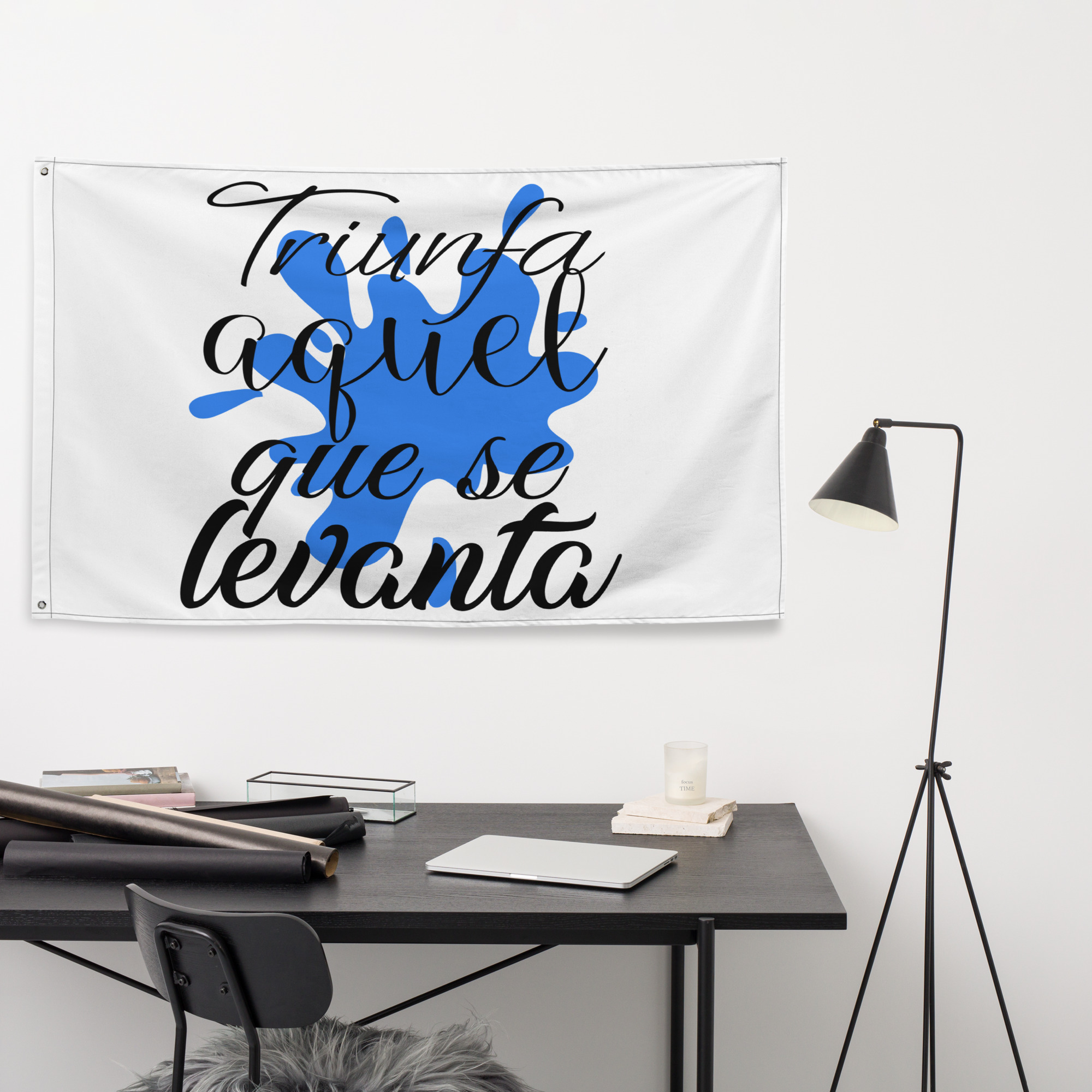 Bandera "Triunfa aquel que se levanta" - Imagen 2